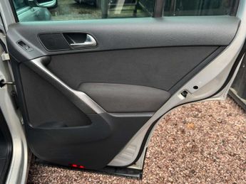 VOLKSWAGEN TIGUAN 2.0 Tiguan Sport TDI 4Motion 140 Auto 4WD 5dr