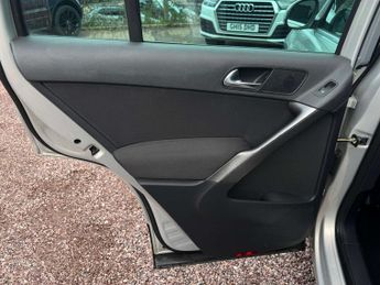 VOLKSWAGEN TIGUAN 2.0 Tiguan Sport TDI 4Motion 140 Auto 4WD 5dr