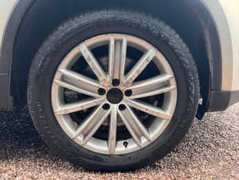 VOLKSWAGEN TIGUAN 2.0 Tiguan Sport TDI 4Motion 140 Auto 4WD 5dr