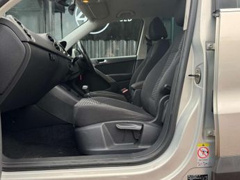 VOLKSWAGEN TIGUAN 2.0 Tiguan Sport TDI 4Motion 140 Auto 4WD 5dr