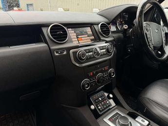 LAND ROVER DISCOVERY 3.0 Discovery Luxury HSE SDV6 Auto 4WD 5dr