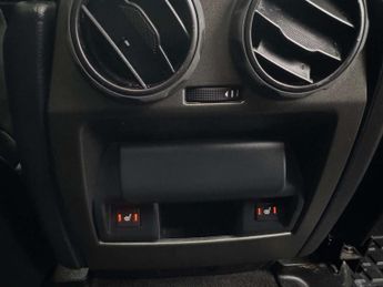 LAND ROVER DISCOVERY 3.0 Discovery Luxury HSE SDV6 Auto 4WD 5dr