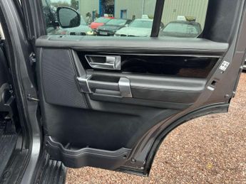 LAND ROVER DISCOVERY 3.0 Discovery Luxury HSE SDV6 Auto 4WD 5dr