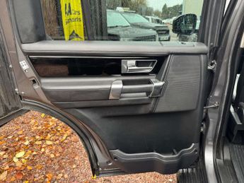 LAND ROVER DISCOVERY 3.0 Discovery Luxury HSE SDV6 Auto 4WD 5dr