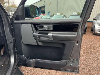 LAND ROVER DISCOVERY 3.0 Discovery Luxury HSE SDV6 Auto 4WD 5dr