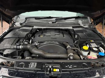 LAND ROVER DISCOVERY 3.0 Discovery Luxury HSE SDV6 Auto 4WD 5dr