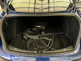 TESLA MODEL 3 Model 3 Long Range AWD 4WD 4dr