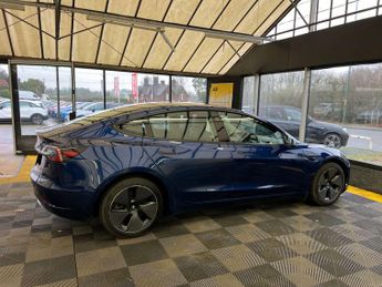 TESLA MODEL 3 Model 3 Long Range AWD 4WD 4dr