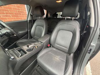 HYUNDAI KONA Kona Premium SE EV 5dr