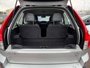 VOLVO XC90 2.4 D5 SE SUV 5dr Diesel Geartronic AWD (219 g/km, 200 bhp)
