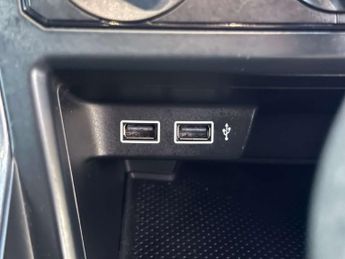 VOLKSWAGEN POLO 1.0 Polo SE TSi Semi-Auto 5dr