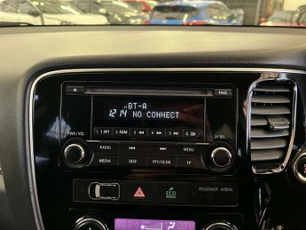 MITSUBISHI OUTLANDER 2.3 Outlander DI-D 3 Auto 4WD 5dr