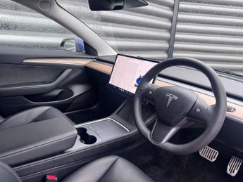 TESLA MODEL 3 Model 3 Long Range AWD 4WD 4dr