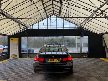 BMW 3 SERIES 3.0 330d M Sport Auto 4dr