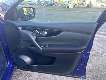NISSAN QASHQAI 1.3 Qashqai Acenta Premium DiG-T Semi-Auto 5dr