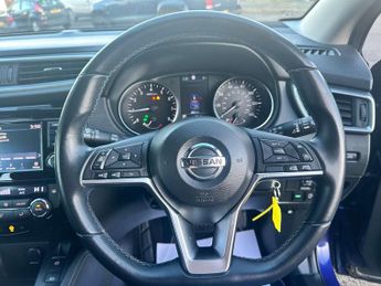 NISSAN QASHQAI 1.3 Qashqai Acenta Premium DiG-T Semi-Auto 5dr