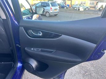 NISSAN QASHQAI 1.3 Qashqai Acenta Premium DiG-T Semi-Auto 5dr