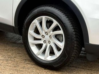 Land Rover DISCOVERY SPORT 2.0 TD4 SE Tech SUV 5dr Diesel Auto 4WD Euro 6 (s/s) (180 ps)