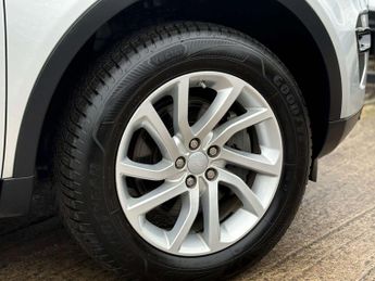 Land Rover DISCOVERY SPORT 2.0 TD4 SE Tech SUV 5dr Diesel Auto 4WD Euro 6 (s/s) (180 ps)