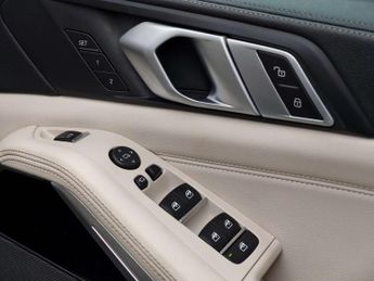 BMW X5 3.0 X5 M50D Auto 4WD 5dr