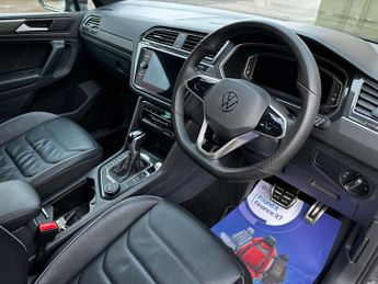 Volkswagen TIGUAN 2.0 Tiguan R-Line TDI 4Motion Semi-Auto 4WD 5dr