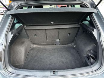 Volkswagen TIGUAN 2.0 Tiguan R-Line TDI 4Motion Semi-Auto 4WD 5dr