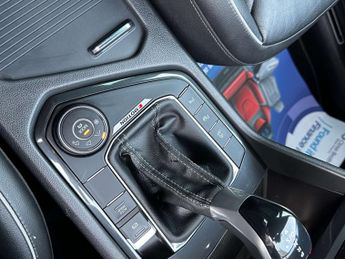 Volkswagen TIGUAN 2.0 Tiguan R-Line TDI 4Motion Semi-Auto 4WD 5dr