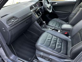 Volkswagen TIGUAN 2.0 Tiguan R-Line TDI 4Motion Semi-Auto 4WD 5dr