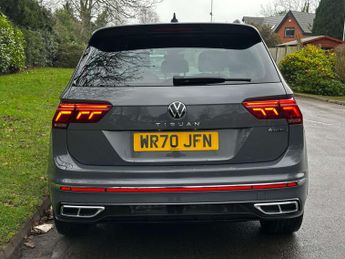 Volkswagen TIGUAN 2.0 Tiguan R-Line TDI 4Motion Semi-Auto 4WD 5dr