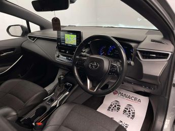 TOYOTA COROLLA 1.8 Corolla Design HEV CVT 5dr