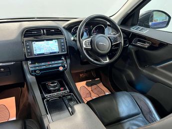 Jaguar F-PACE 2.0 F-Pace Prestige D Auto 5dr 2 KEYS + S/HISTORY + NEW MOT + AA
