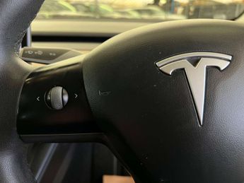 TESLA MODEL 3 Model 3 Long Range AWD 4WD 4dr