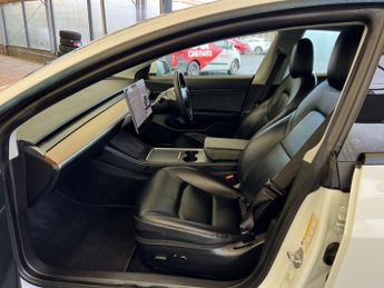 TESLA MODEL 3 Model 3 Long Range AWD 4WD 4dr