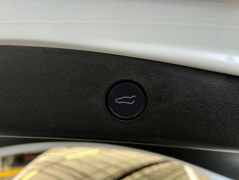 TESLA MODEL 3 Model 3 Long Range AWD 4WD 4dr