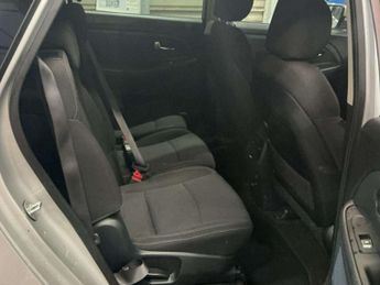 KIA CARENS 1.7 Carens 2 CRDi ISG Semi-Auto 5dr