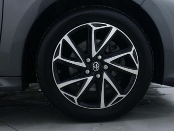 TOYOTA YARIS 1.5 Yaris Design HEV CVT 5dr
