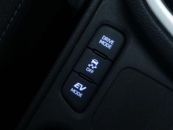 TOYOTA YARIS 1.5 Yaris Design HEV CVT 5dr