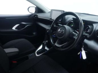 TOYOTA YARIS 1.5 Yaris Design HEV CVT 5dr