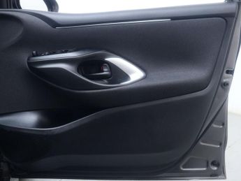 TOYOTA YARIS 1.5 Yaris Design HEV CVT 5dr