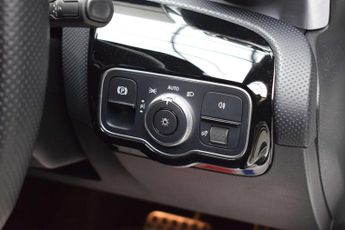 Mercedes-Benz A-CLASS 2.0 AMG A 35 4Matic Premium Auto 4WD 5dr