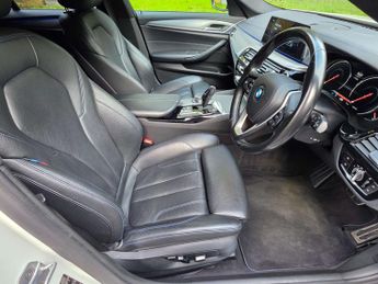 BMW 5 SERIES 2.0 520d xDrive M Sport Auto 4WD 5dr
