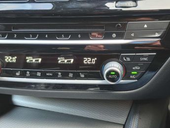 BMW 5 SERIES 2.0 520d xDrive M Sport Auto 4WD 5dr