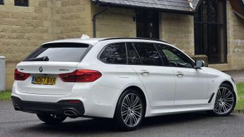 BMW 5 SERIES 2.0 520d xDrive M Sport Auto 4WD 5dr
