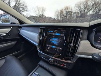 Volvo V90 Cross Country 2.0 B6 MHEV Estate 5dr Petrol Hybrid Auto AWD Euro 6 (s/s) (300 