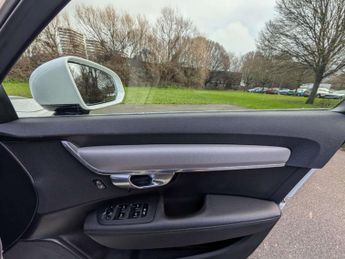 Volvo V90 Cross Country 2.0 B6 MHEV Estate 5dr Petrol Hybrid Auto AWD Euro 6 (s/s) (300 