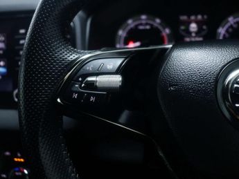 SKODA KAROQ 1.5 Karoq Sportline TSi Semi-Auto 5dr