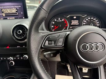 AUDI A3 1.5 A3 Sportback 35 TFSI Black Edition Semi-Auto 5dr