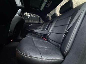 MERCEDES-BENZ E-CLASS 3.0 E350 AMG Sport Bluetec Auto 4dr