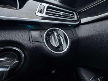 MERCEDES-BENZ E-CLASS 3.0 E350 AMG Sport Bluetec Auto 4dr