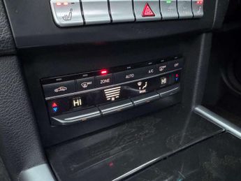 MERCEDES-BENZ E-CLASS 3.0 E350 AMG Sport Bluetec Auto 4dr